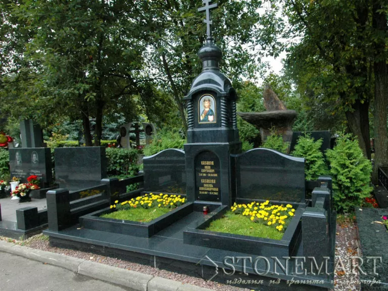 Мемориальный комплекс на кладбище №30