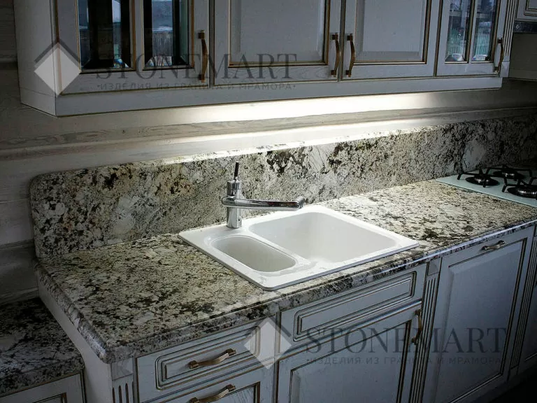 Столешница из гранита Delicatus White.