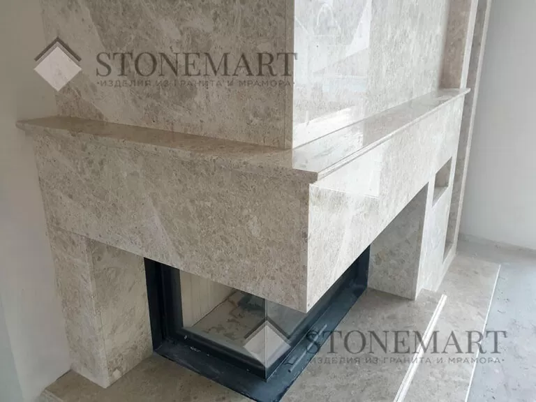 Облицовка камина мрамором в исполнении компании Stonemart