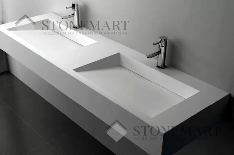 Столешница в ванную с двумя умывальниками из кварцита. Производитель: Silestone. Страна: Испания