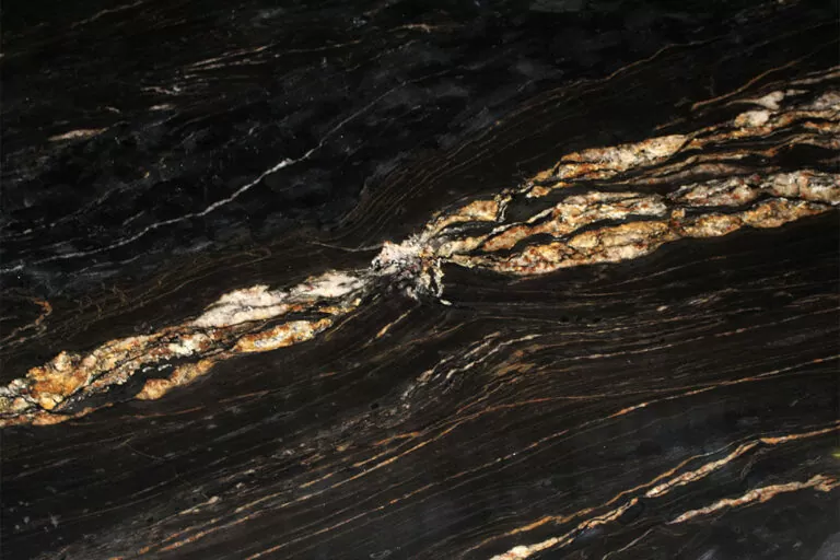 Гранит: Cosmic Black. Месторождение: Бразилия. Цвет: золотые и серебристые включения на насыщенном черном фоне. Редкий гранит идеально подходит для отделки интерьеров