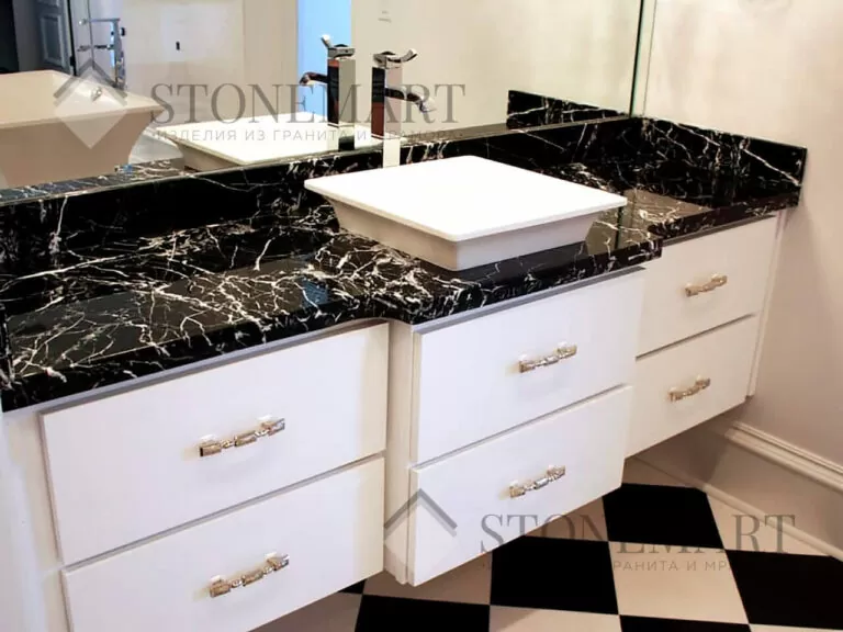 Столешница из мрамора в ванную. Наименование: Nero Marquina. Страна: Испания. Цвет: черный с белыми разводами