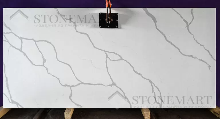 Камень: кварцит. Декор: Calacatta White