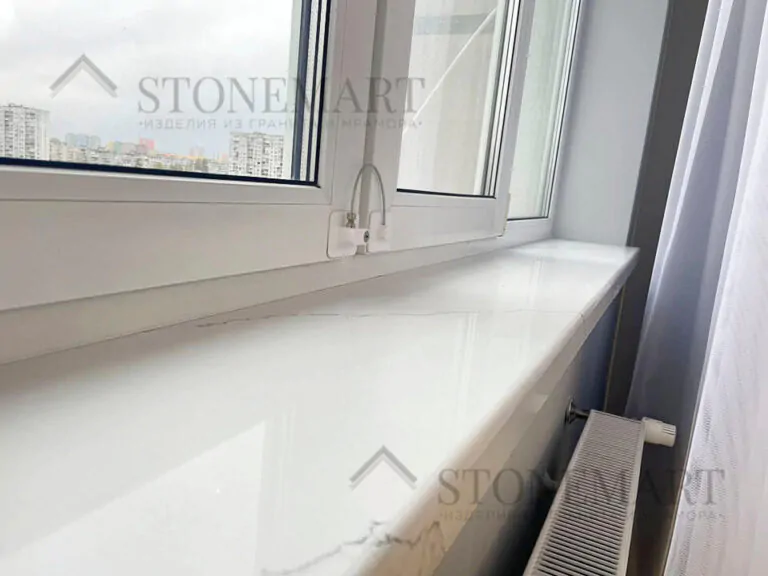 Кварцевый подоконник. Производитель: Stonemart. Декор: Calacatta Eno. Толщина 40мм