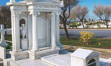 памятник из мрамора