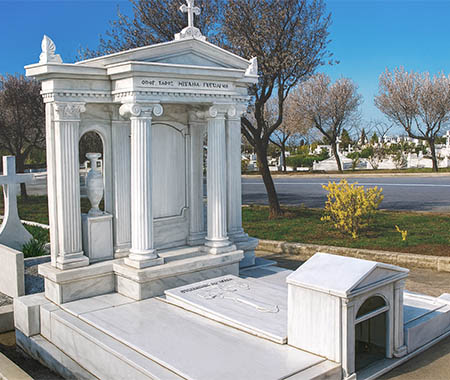 памятник из мрамора